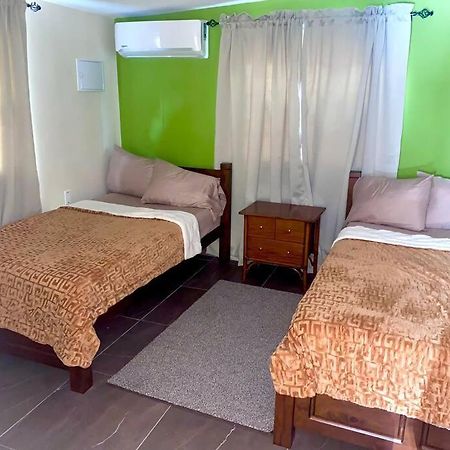 Centrally Located, Private, 1 Bedroom Apartment. Виллемстад Экстерьер фото