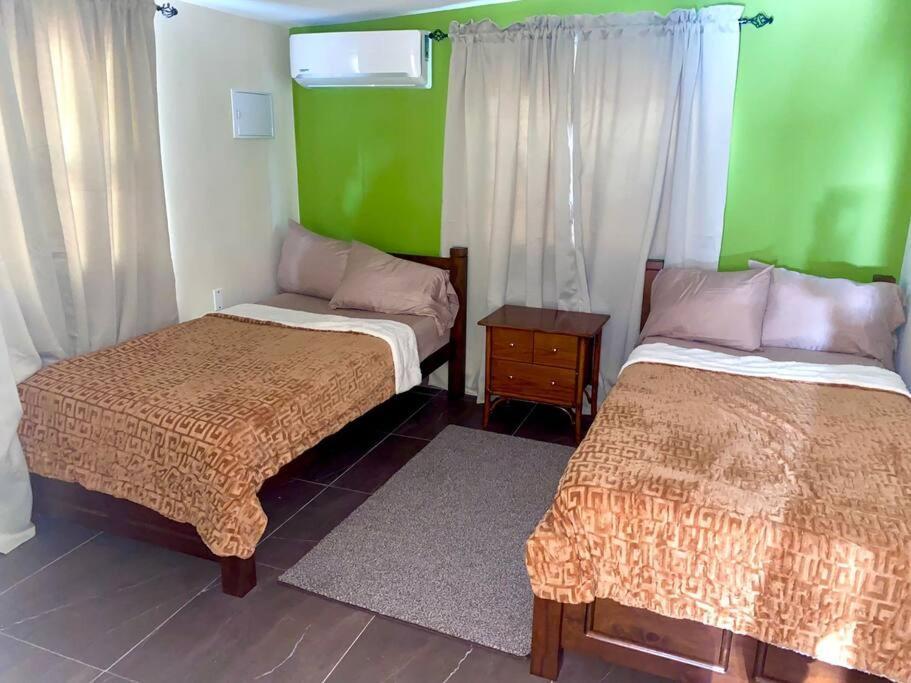 Centrally Located, Private, 1 Bedroom Apartment. Виллемстад Экстерьер фото